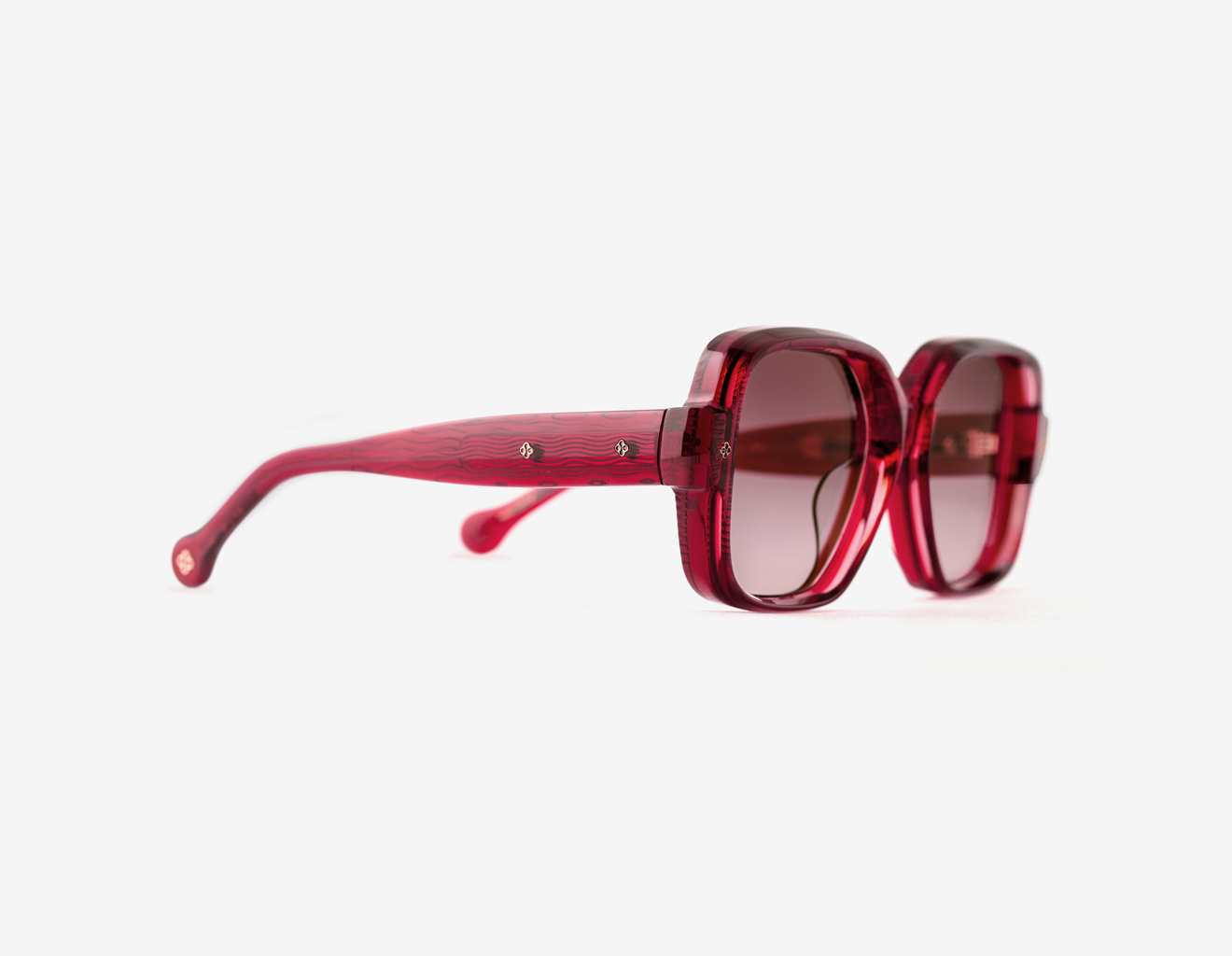 Luxury Japanese eyewear – Bellesguard Bursting Berries sunglasses, acetate in Bursting Berries, Scarlet Blush lenses, 18ct Rosegold plating, Filter Category 1, right view.
