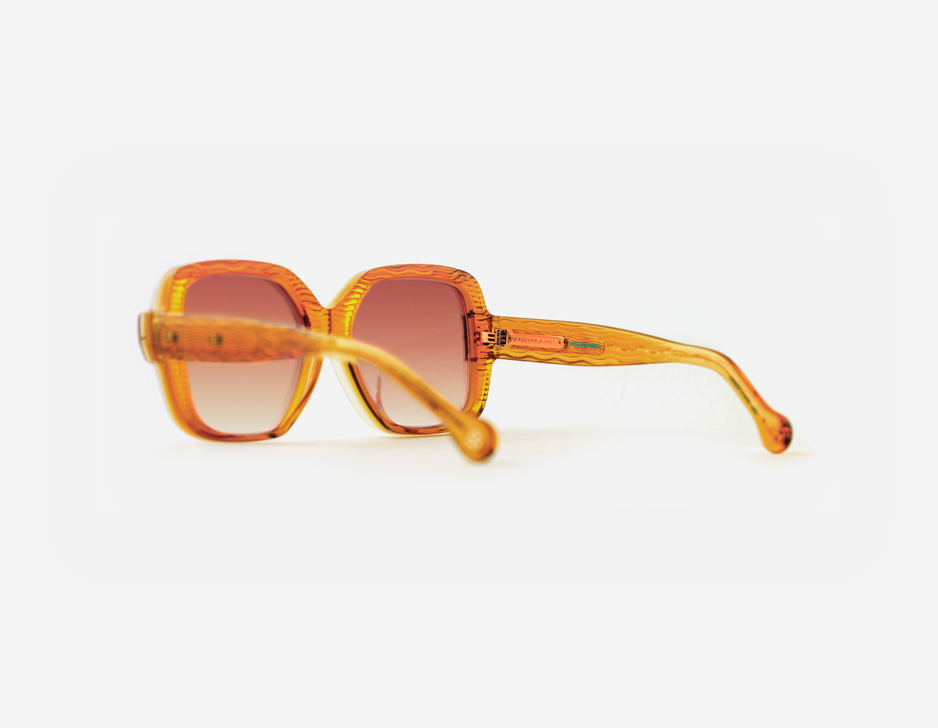 Luxury Japanese eyewear – Bellesguard Terra Dorada sunglasses, acetate in Terra Dorada, Amber Meld lenses, 18ct Gold plating, Filter Category 2, Barcelunettes view
