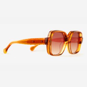 Luxury Japanese eyewear – Bellesguard Terra Dorada sunglasses, acetate in Terra Dorada, Amber Meld lenses, 18ct Gold plating, Filter Category 2, right view.