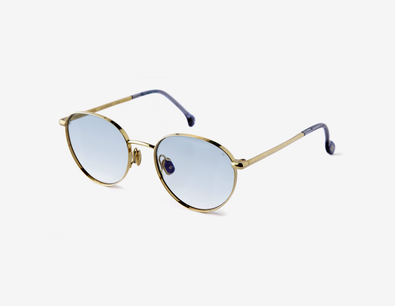 Luxury Japanese eyewear – Gadolin Nordic Sky F1 lenses red carpet, titanium in 18k Gold, acetate in Midnight Indigo