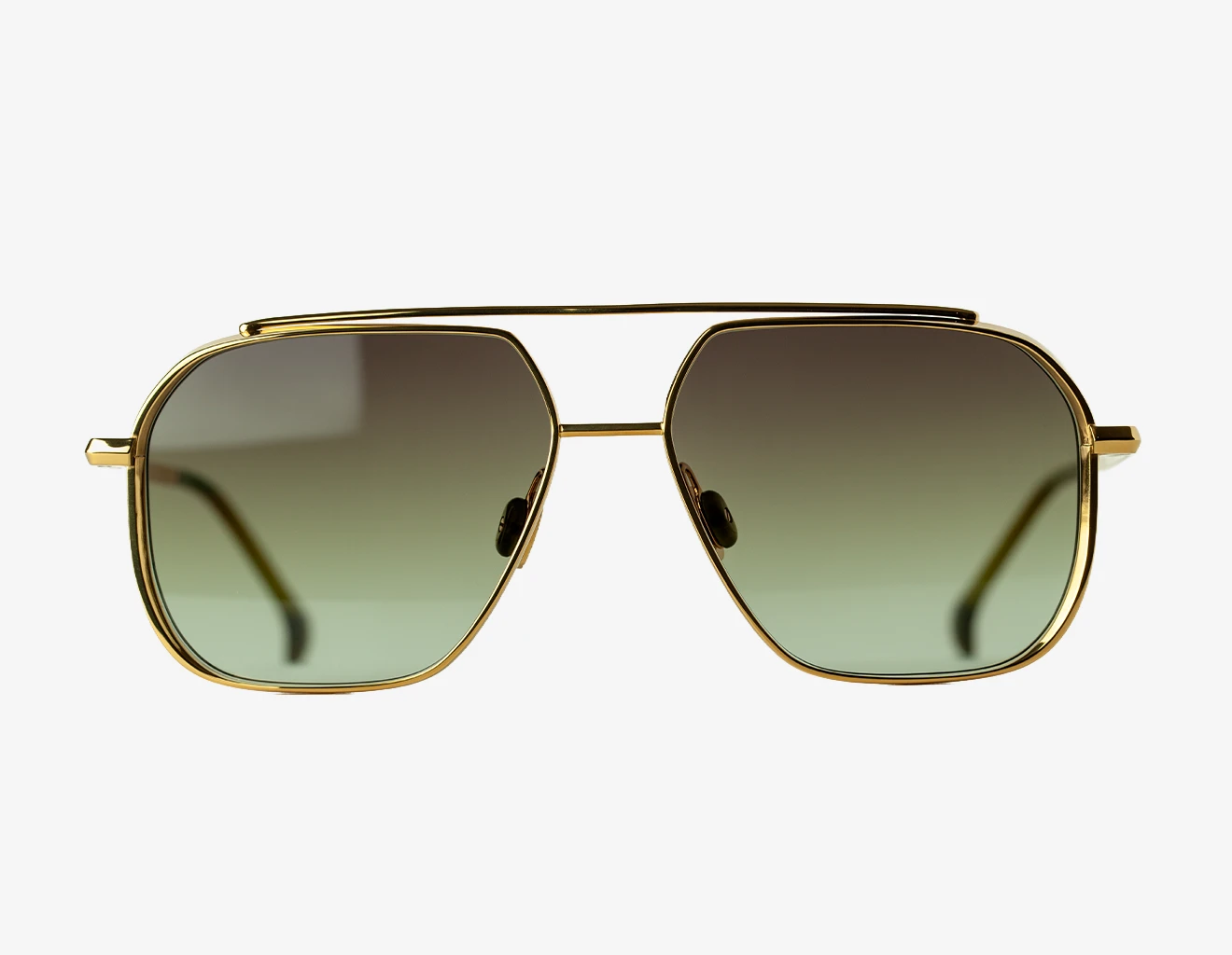 Solar 18K Green Front View Web